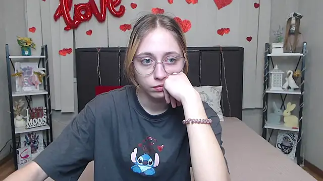 Snapshot of TracyLll chatting on March 1, 2026, 6:04 am TracyLll online show from March 1, 2026, 6:04 am