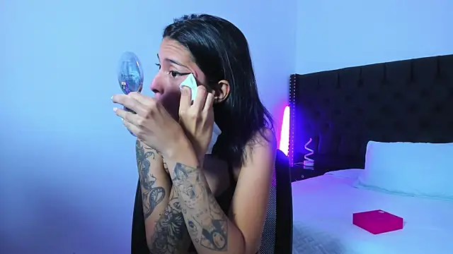 Snapshot of LilithLuxorr chatting on December 21, 2025, 10:39 pm LilithLuxorr online show from December 21, 2025, 10:39 pm