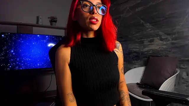 Snapshot of LilithLuxorr chatting on March 6, 2026, 2:13 pm LilithLuxorr online show from March 6, 2026, 2:13 pm