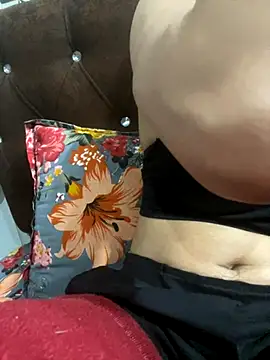 Heena Sharma982 online show from November 20, 2025, 8:03 am