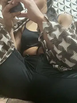 Heena Sharma982 online show from December 15, 2025, 7:12 am