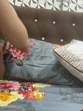 Snapshot of Heena_Sharma982 chatting on February 10, 2026, 6:45 pm Heena Sharma982 online show from February 10, 2026, 6:45 pm