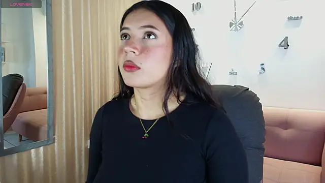 Snapshot of KamyGlam chatting on February 7, 2026, 8:01 pm KamyGlam online show from February 7, 2026, 8:01 pm