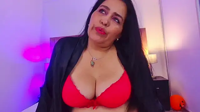 NoaMilf  online show from November 5, 2025, 7:47 pm