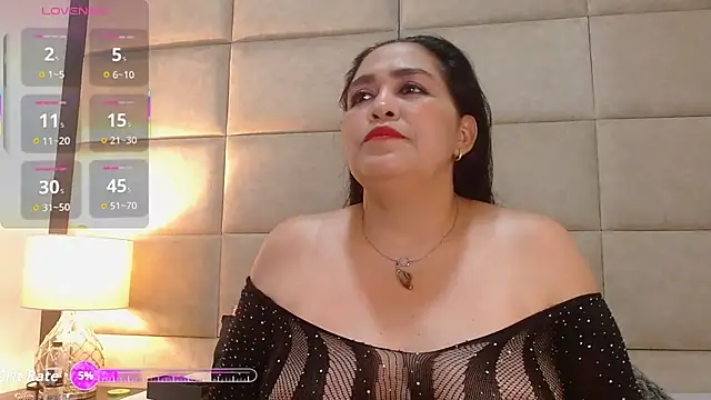 NoaMilf  online show from December 5, 2025, 8:27 pm