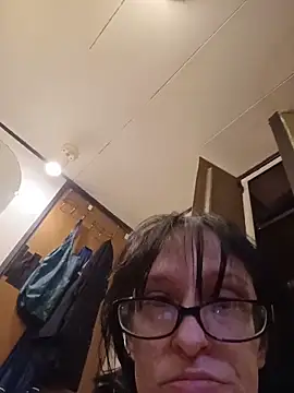 Snapshot of MetalGoddess chatting on June 3, 2026, 1:03 pm MetalGoddess online show from June 3, 2026, 1:03 pm
