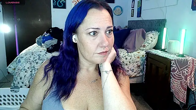 Snapshot of kristallic chatting on December 15, 2025, 5:39 pm kristallic online show from December 15, 2025, 5:39 pm