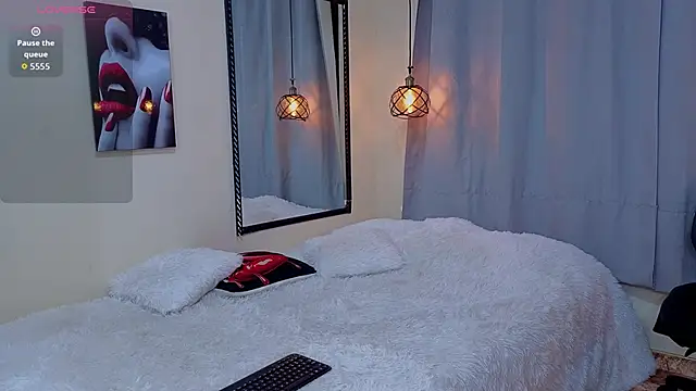 Snapshot of Flor_Gil chatting on February 12, 2026, 2:28 am Flor Gil online show from February 12, 2026, 2:28 am