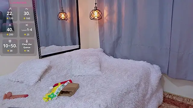 Snapshot of Flor_Gil chatting on February 13, 2026, 3:57 am Flor Gil online show from February 13, 2026, 3:57 am