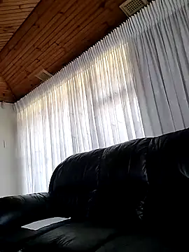 Fancy-Face26 online show from November 26, 2025, 1:23 pm