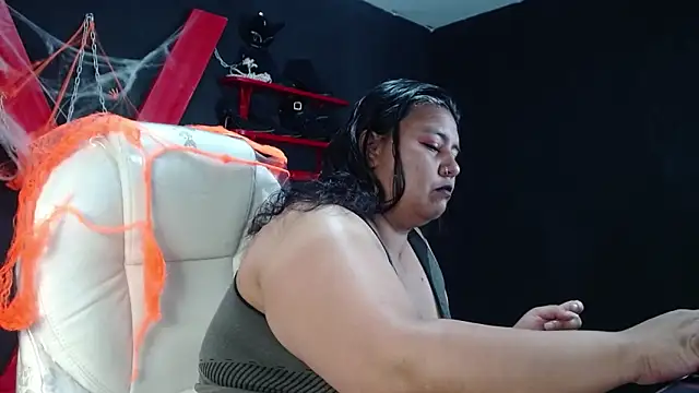 Snapshot of serenamystsh chatting on October 31, 2025, 7:37 pm serenamystsh online show from October 31, 2025, 7:37 pm