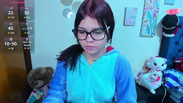 Snapshot of Emma_boo chatting on November 6, 2025, 12:39 pm Emma boo online show from November 6, 2025, 12:39 pm