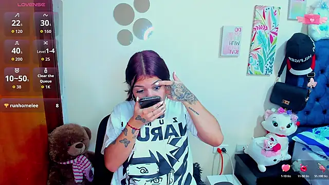 Snapshot of Emma_boo chatting on November 13, 2025, 3:55 pm Emma boo online show from November 13, 2025, 3:55 pm