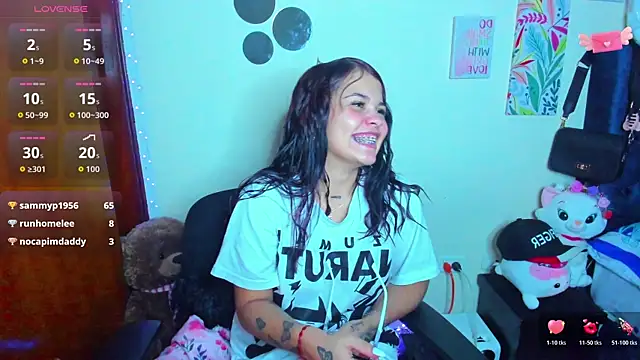 Snapshot of Emma_boo chatting on November 14, 2025, 4:22 am Emma boo online show from November 14, 2025, 4:22 am