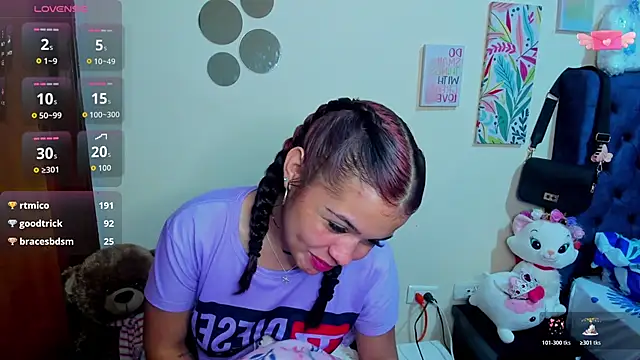 Snapshot of Emma_boo chatting on November 18, 2025, 3:12 am Emma boo online show from November 18, 2025, 3:12 am