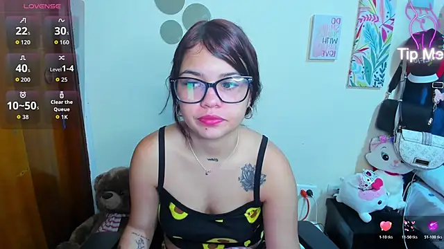 Snapshot of Emma_boo chatting on November 30, 2025, 3:05 pm Emma boo online show from November 30, 2025, 3:05 pm