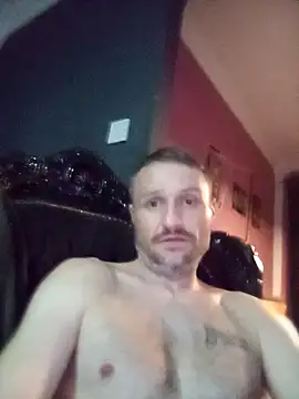 Snapshot of Caliguy36 chatting on October 28, 2025, 9:17 pm Caliguy36 online show from October 28, 2025, 9:17 pm