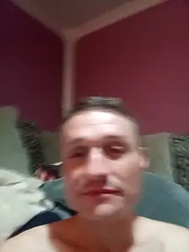 Snapshot of Caliguy36 chatting on November 14, 2025, 10:29 pm Caliguy36 online show from November 14, 2025, 10:29 pm