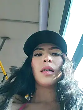 Snapshot of Moon_And_Sunn chatting on November 1, 2025, 1:02 pm Moon And Sunn online show from November 1, 2025, 1:02 pm