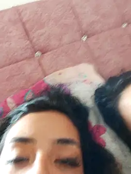 Snapshot of Moon_And_Sunn chatting on November 21, 2025, 3:11 pm Moon And Sunn online show from November 21, 2025, 3:11 pm