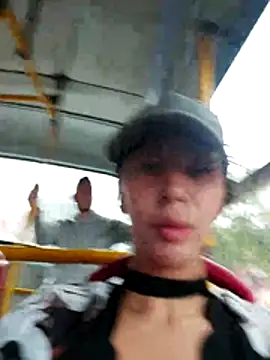 Snapshot of Moon_And_Sunn chatting on December 5, 2025, 2:47 pm Moon And Sunn online show from December 5, 2025, 2:47 pm