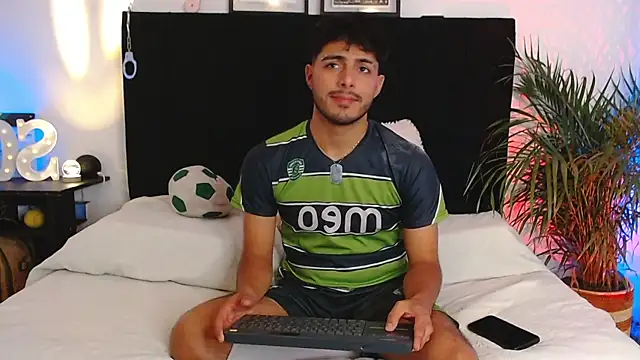 Snapshot of jaiden_thoner chatting on November 28, 2025, 6:27 am jaiden thoner online show from November 28, 2025, 6:27 am