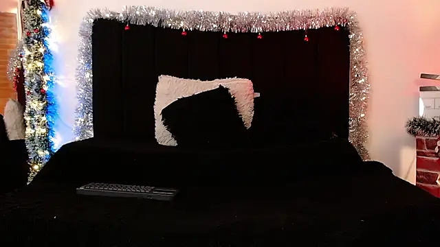 Snapshot of jaiden_thoner chatting on December 15, 2025, 5:01 am jaiden thoner online show from December 15, 2025, 5:01 am