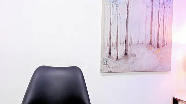 Snapshot of DanniaKross_1 chatting on November 3, 2025, 8:21 pm DanniaKross 1 online show from November 3, 2025, 8:21 pm