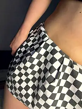 Romy-R-O online show from January 14, 2026, 2:33 pm