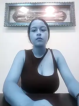 gygyfox online show from November 18, 2025, 7:29 pm