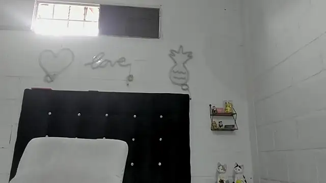 sexynova 93 online show from July 9, 2026, 5:06 pm