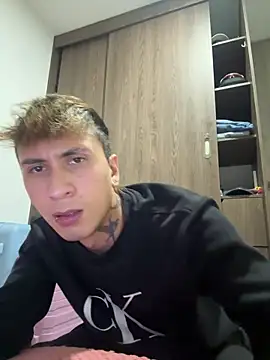 Snapshot of Eljorshx0706 chatting on December 16, 2025, 3:22 am Eljorshx0706 online show from December 16, 2025, 3:22 am