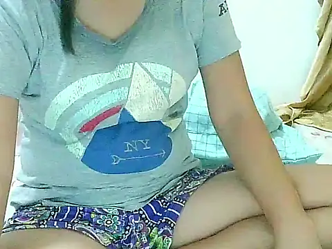 nhicole4u online show from November 27, 2025, 5:31 am