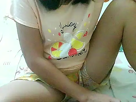 nhicole4u online show from December 1, 2025, 11:37 am