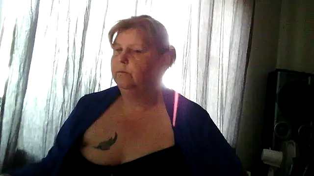 Sylviastar46 online show from June 7, 2026, 3:49 pm