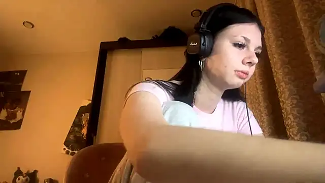 Snapshot of AnGallo chatting on November 17, 2025, 6:14 pm AnGallo online show from November 17, 2025, 6:14 pm