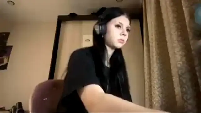 Snapshot of AnGallo chatting on December 3, 2025, 8:07 pm AnGallo online show from December 3, 2025, 8:07 pm