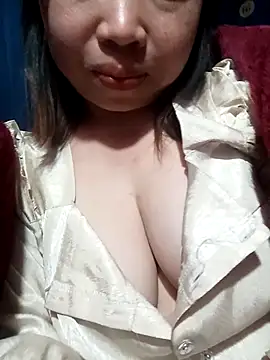 julybe online show from January 14, 2026, 4:12 pm