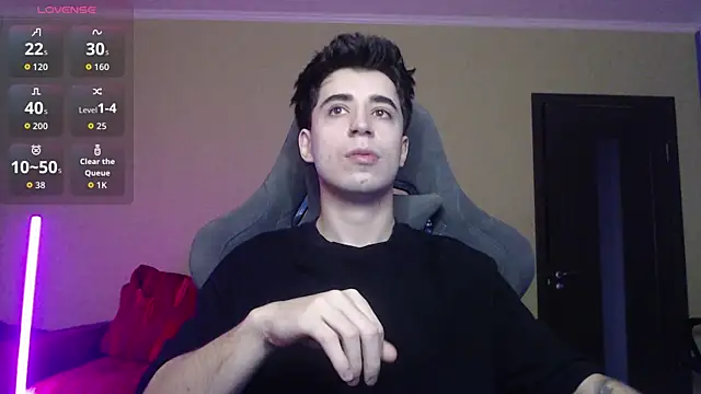 Snapshot of Yofukashii chatting on November 19, 2025, 9:09 am Yofukashii online show from November 19, 2025, 9:09 am