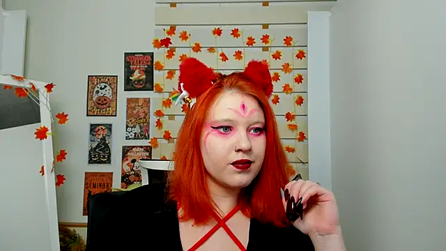 Snapshot of FoxPlayXX chatting on October 31, 2025, 7:48 pm FoxPlayXX online show from October 31, 2025, 7:48 pm