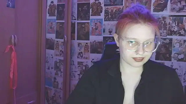 Snapshot of FoxPlayXX chatting on July 8, 2026, 6:23 pm FoxPlayXX online show from July 8, 2026, 6:23 pm