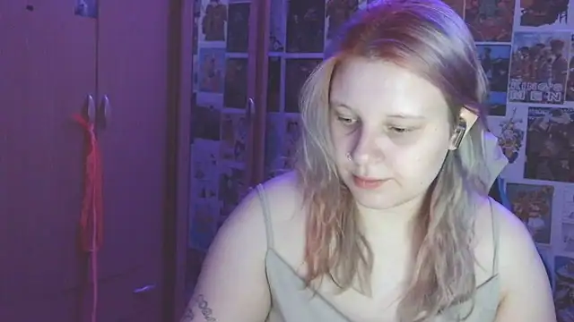 Snapshot of FoxPlayXX chatting on July 23, 2026, 9:35 pm FoxPlayXX online show from July 23, 2026, 9:35 pm