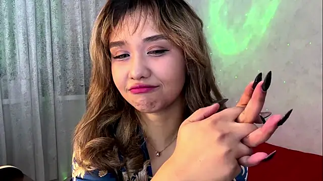 LovelyLara online show from December 2, 2025, 6:47 pm