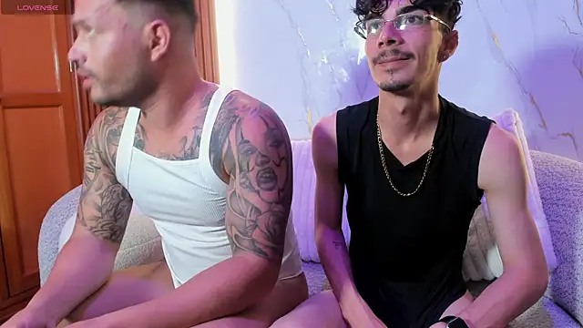 Snapshot of boysonfiree chatting on October 29, 2025, 12:40 pm boysonfiree online show from October 29, 2025, 12:40 pm