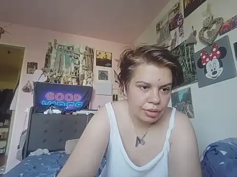 Carolineisback online show from June 19, 2026, 8:29 am