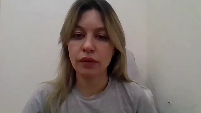 Snapshot of Little_Milf_5 chatting on November 17, 2025, 5:08 pm Little Milf 5 online show from November 17, 2025, 5:08 pm