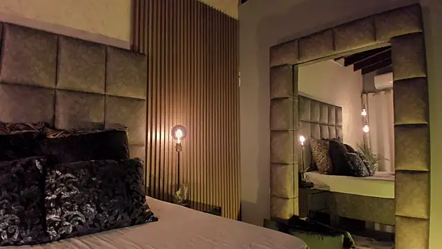 Snapshot of BrigitteVons chatting on November 11, 2025, 12:54 am BrigitteVons online show from November 11, 2025, 12:54 am