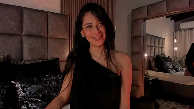 Snapshot of BrigitteVons chatting on November 16, 2025, 11:32 pm BrigitteVons online show from November 16, 2025, 11:32 pm