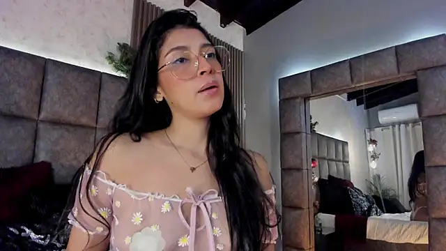 Snapshot of BrigitteVons chatting on December 16, 2025, 11:10 pm BrigitteVons online show from December 16, 2025, 11:10 pm