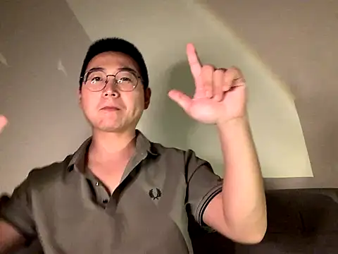 Snapshot of SalesmanAlan chatting on November 17, 2025, 3:29 pm SalesmanAlan online show from November 17, 2025, 3:29 pm